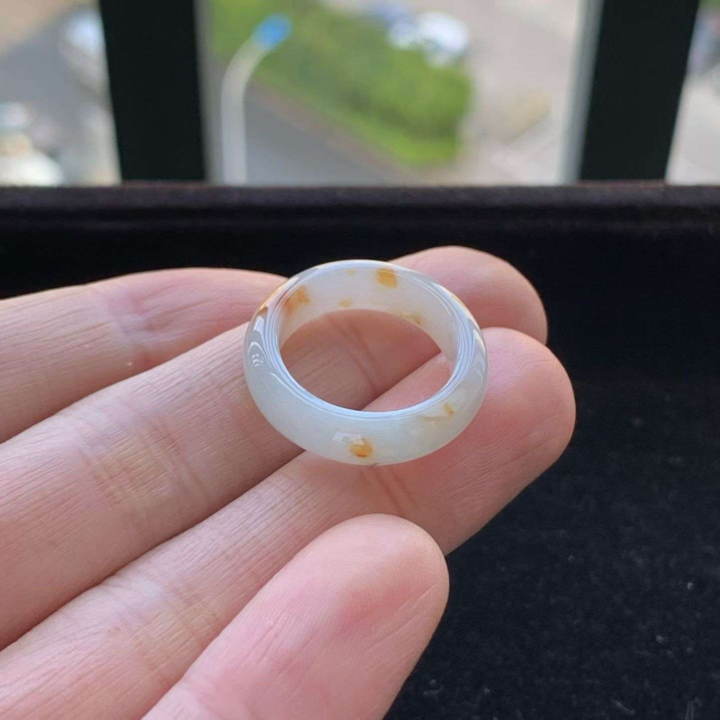 A货天然翡翠冰糯种晒金戒指14号重量3.67
3月18日