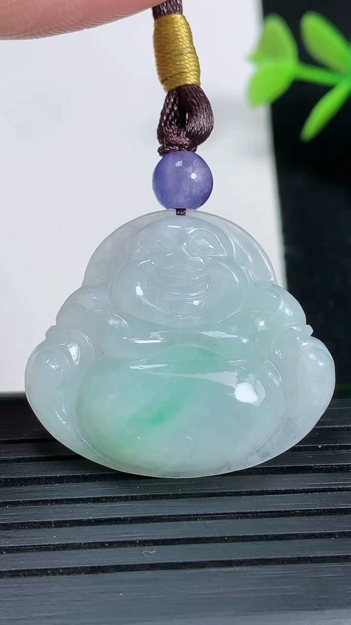 天然A货翡翠佛公吊坠尺寸31.2-27.2-6重:7.15g
3月18日
535