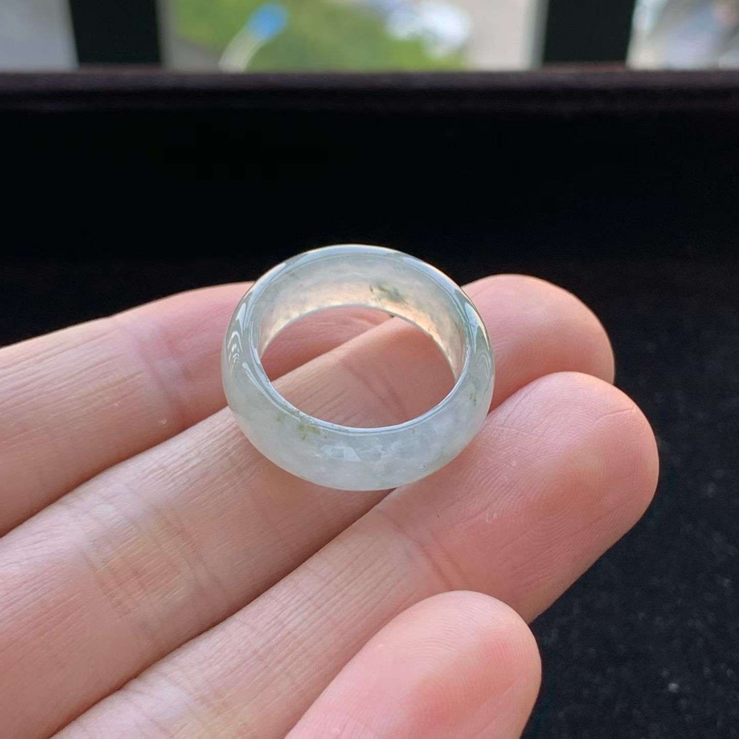 A货天然翡翠冰糯种冰乌鸡戒指16号重量4.32
3月18日