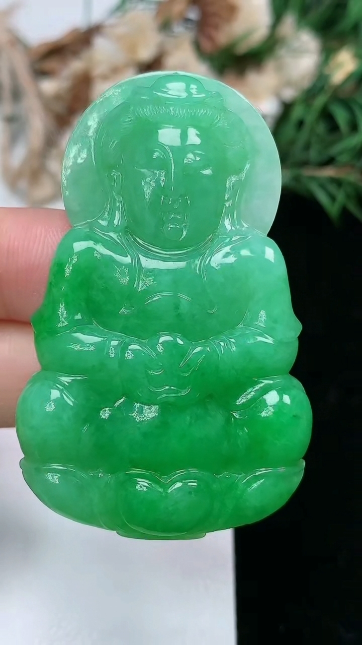 天然A货翡翠观音菩萨吊坠，尺寸51.3-32.4-6.3，重量:17.40g
3月18日