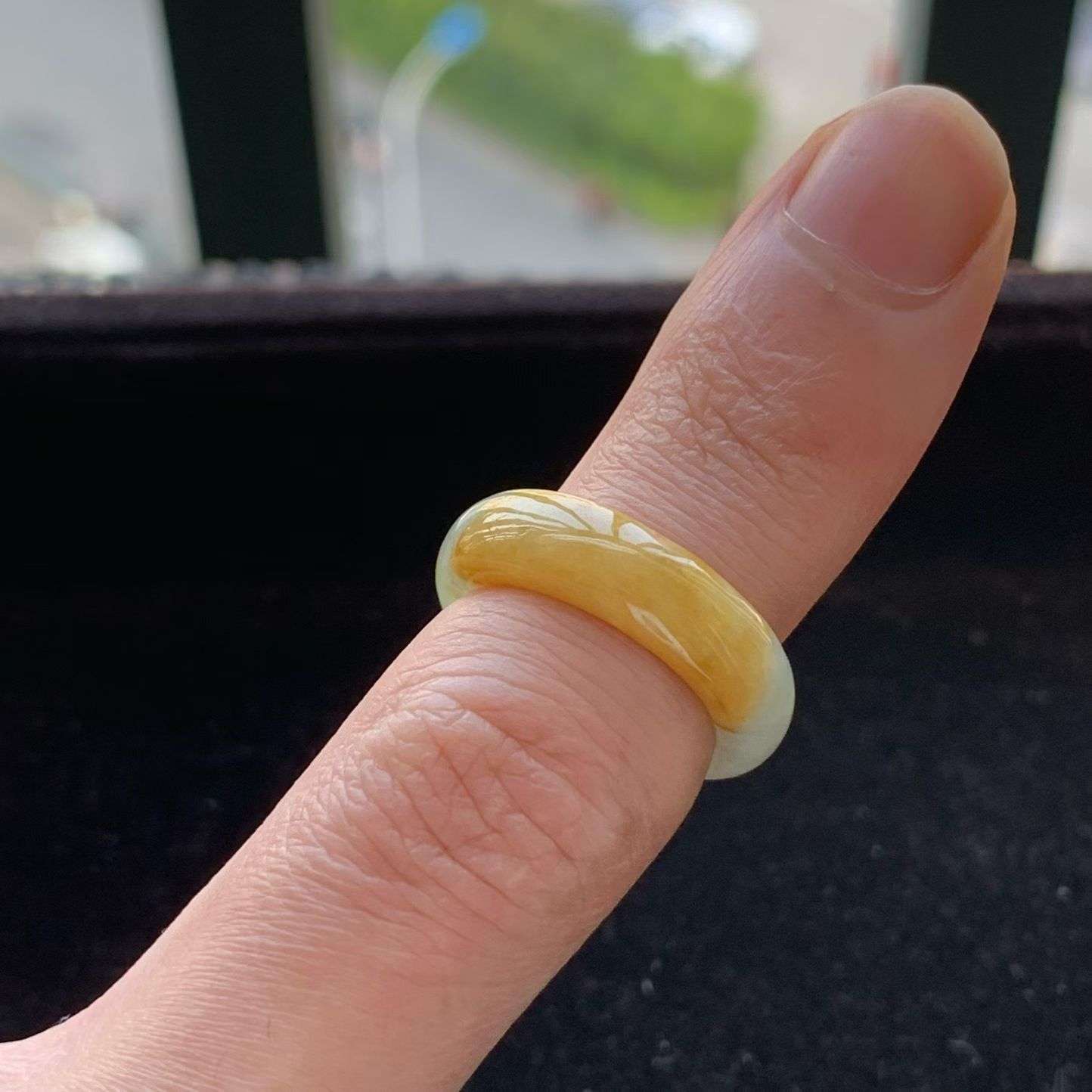 A货天然翡翠冰糯种黄翡戒指11-12号重量3.37
3月18日