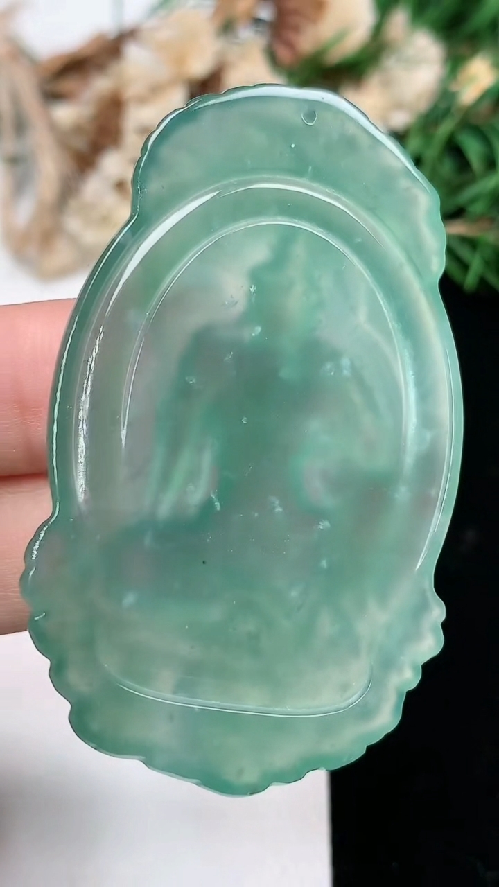 天然A货翡翠蓝水观音菩萨吊坠，尺寸54.7-32.5-4.5，重量:17.02g
3月18日