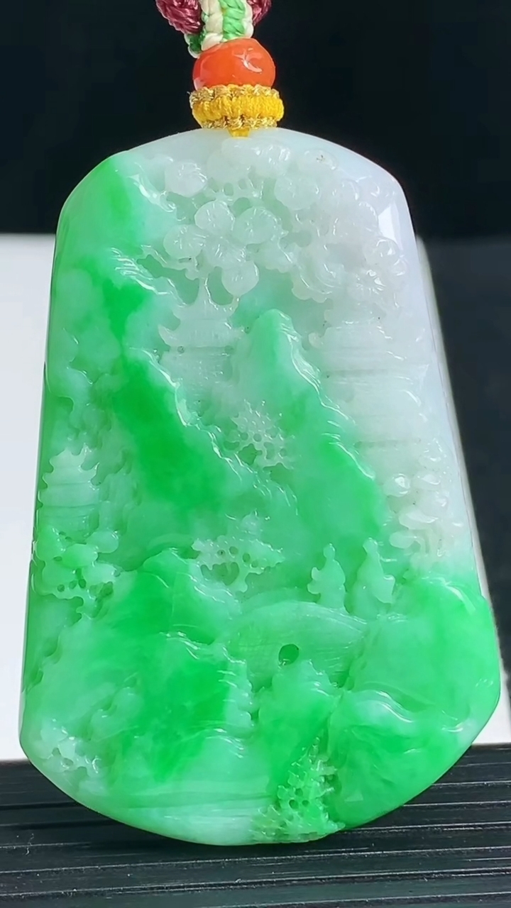 天然A货翡翠山水牌吊坠，尺寸53.5-36-5.8，重量:28.45g
3月18日