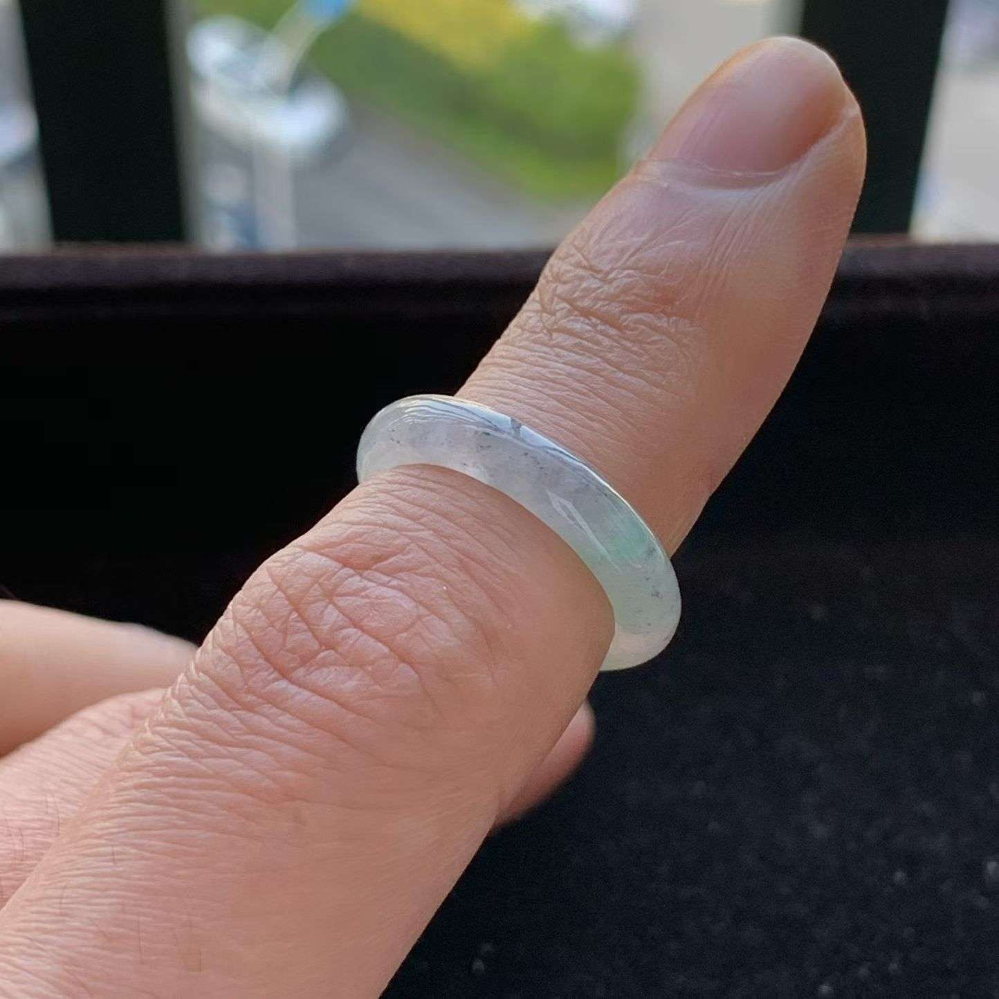 A货天然翡翠冰糯种绿乌鸡戒指10-11号重量2.00
3月18日