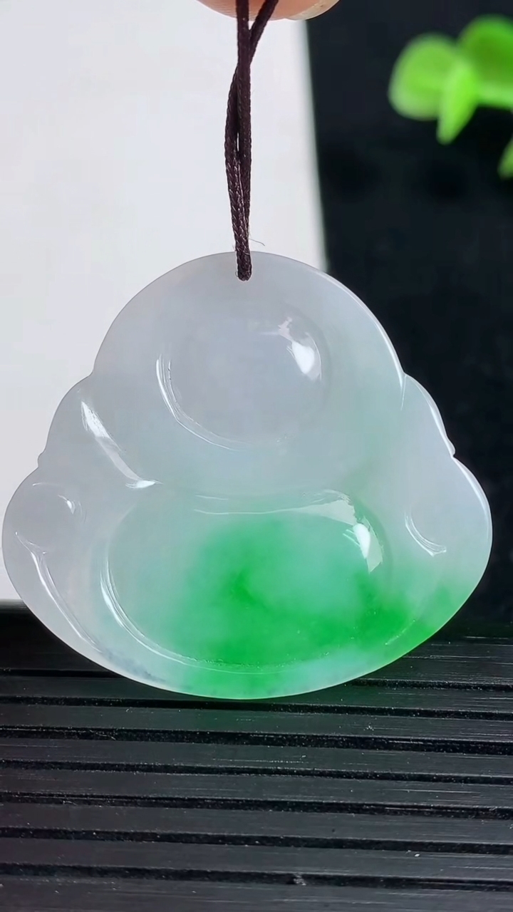 天然A货翡翠佛公，尺寸32-34.7-5.8，重量:9.73g
3月18日