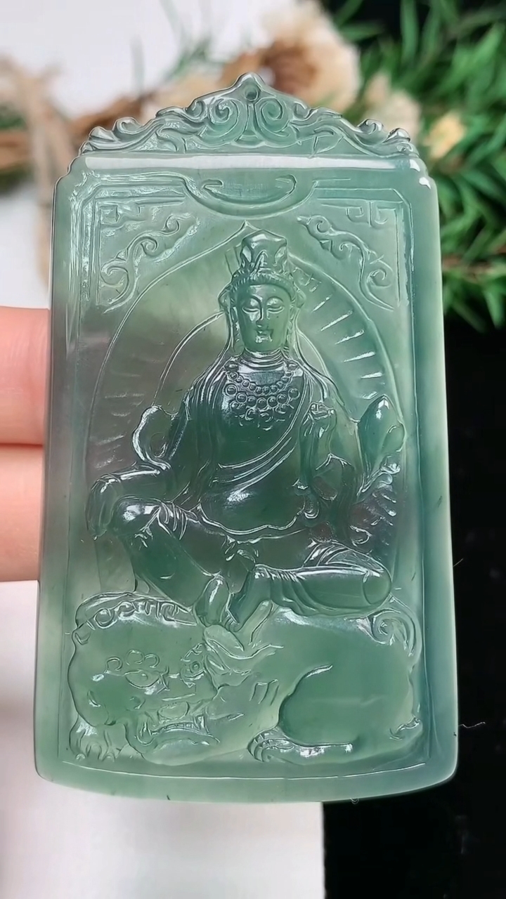 天然A货翡翠蓝水文殊菩萨吊坠，尺寸65.7-38.6-5，重量:28.23g
3月18日