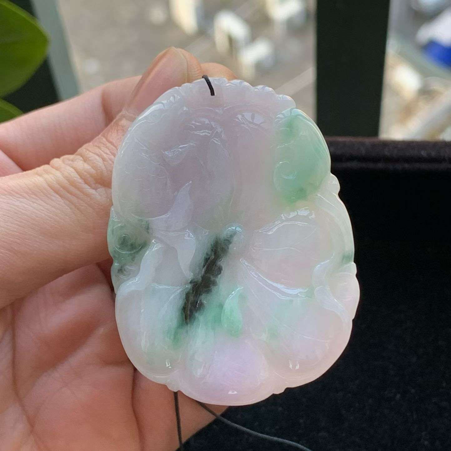 A货天然翡翠冰糯种春彩荷花鱼吊坠重量21.22
3月18日