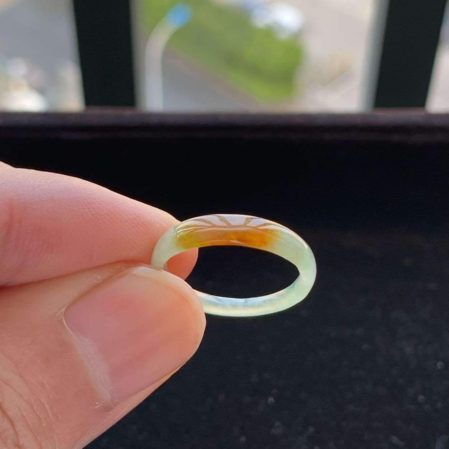 A货天然翡翠冰糯种黄翡戒指12-13号重量1.29
3月18日