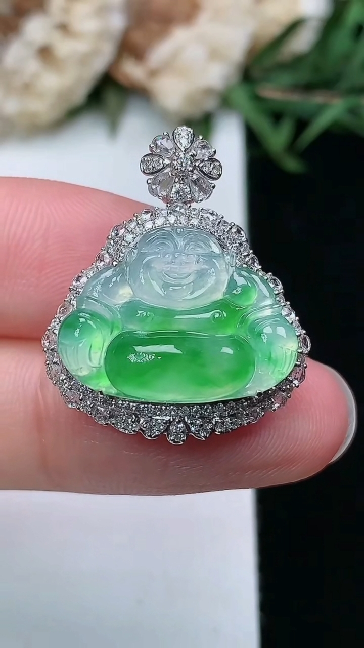 天然A货翡翠佛公吊坠，尺寸24.7-20.8-10，裸石13.2-17.9
3月18日