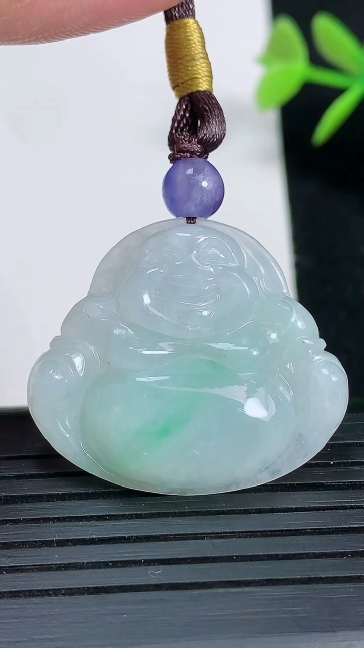 天然A货翡翠佛公吊坠尺寸31.2-27.2-6重:7.15g
3月18日
535