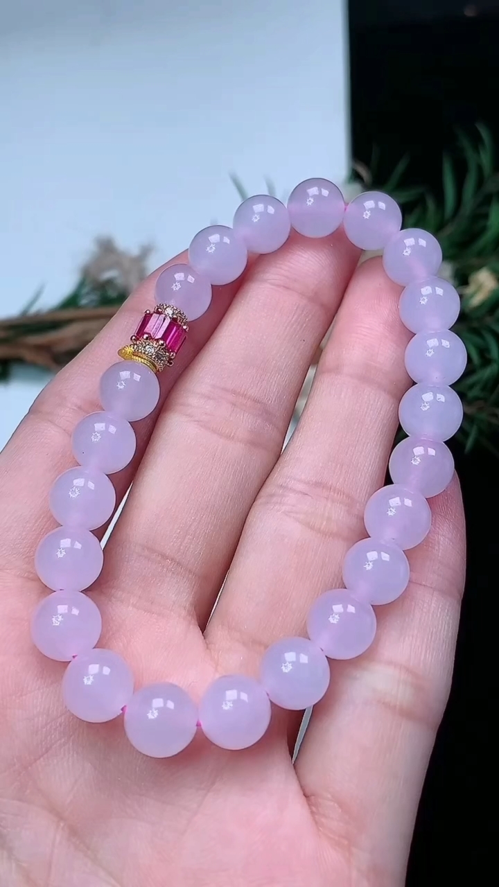 天然A货翡翠紫罗兰圆珠手串，尺寸7.9-22颗，重量:20.13g3月18日
工厂直销收藏佳品,种好