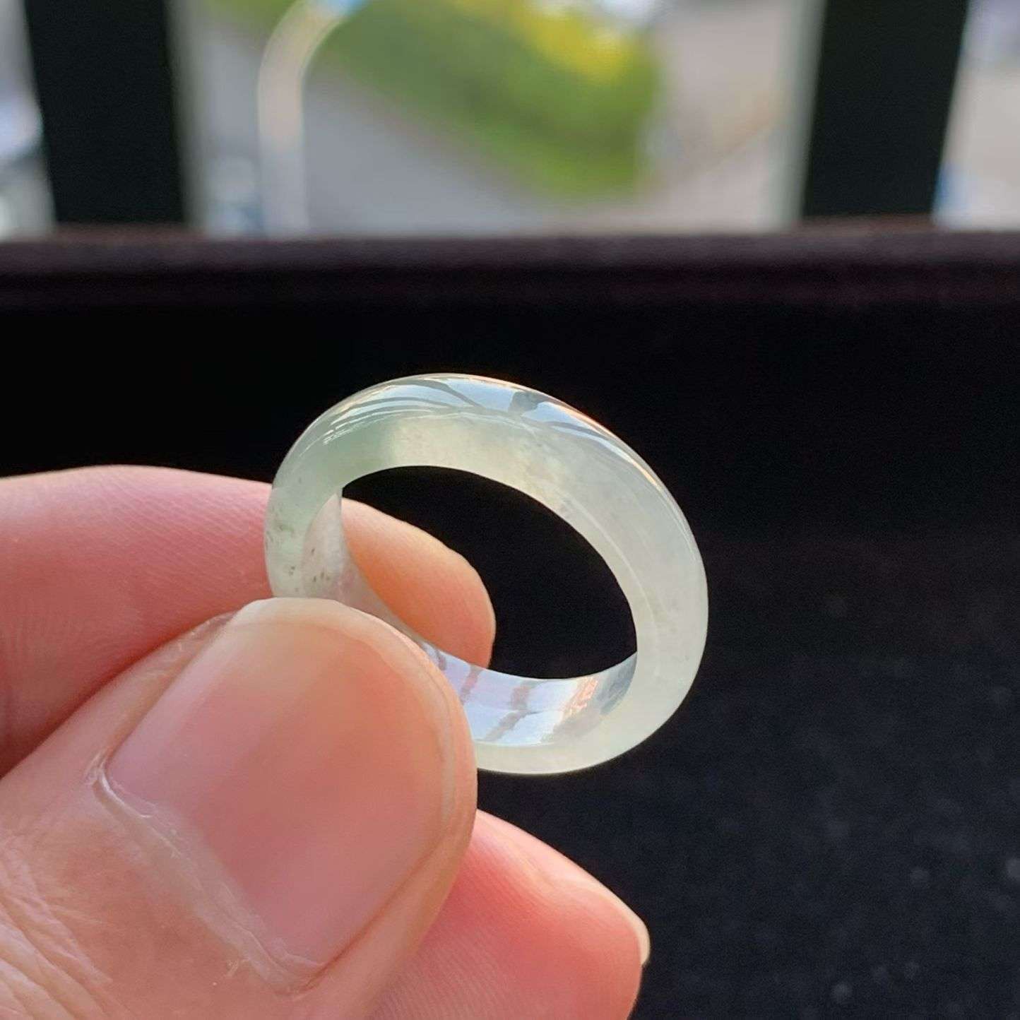 A货天然翡翠冰糯种冰绿戒指14号内径17重量2.82
3月18日