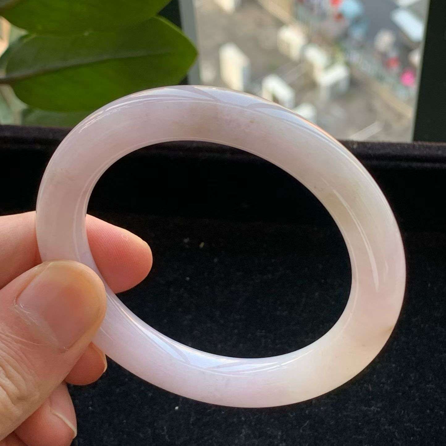 A货天然翡翠冰糯种紫罗兰手镯56-57圈重量61.38
3月18日