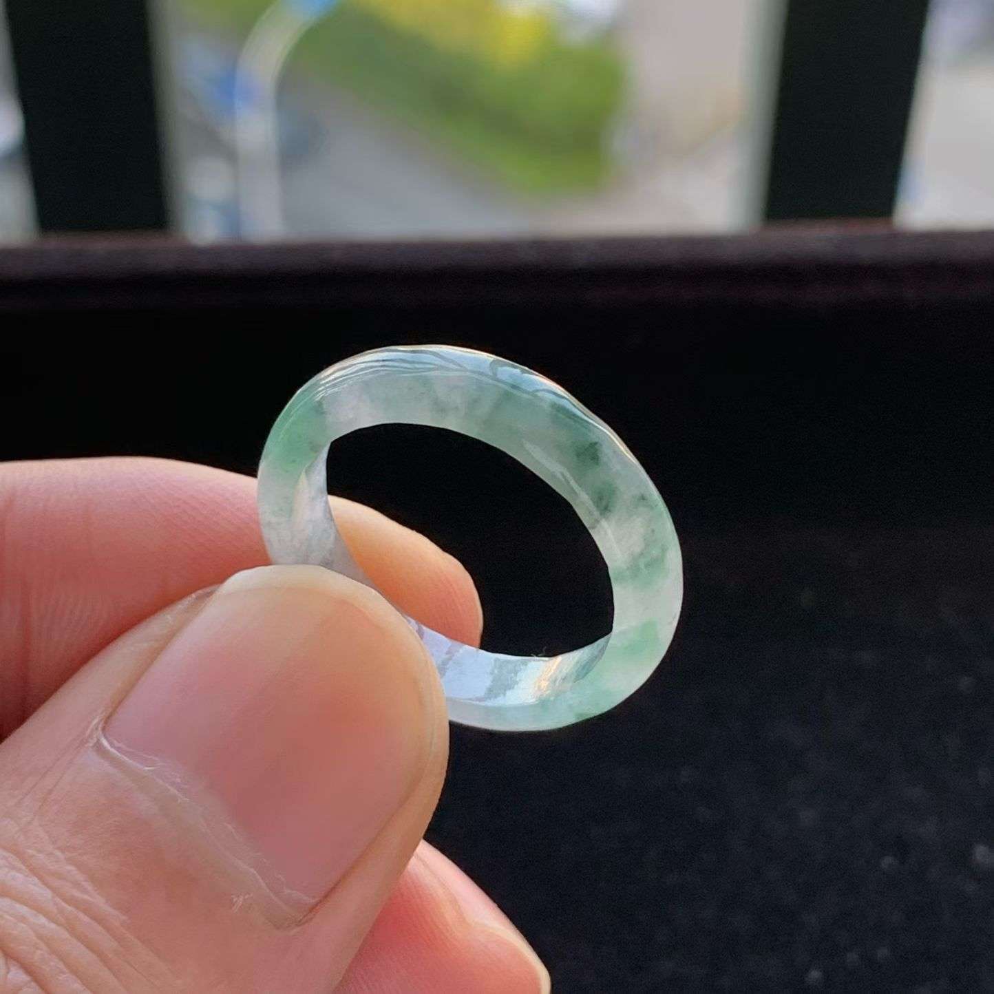 A货天然翡翠冰糯种绿乌鸡戒指18号重量2.47
3月18日