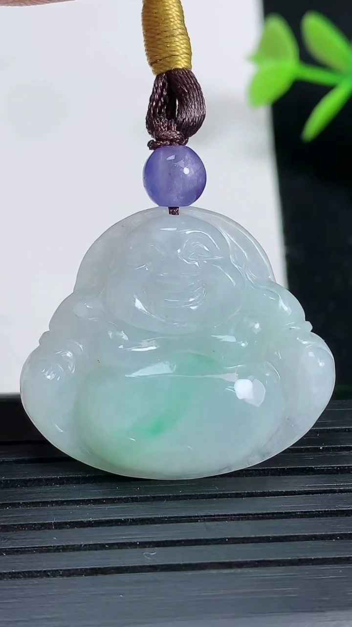 天然A货翡翠佛公吊坠尺寸31.2-27.2-6重:7.15g
3月18日
535