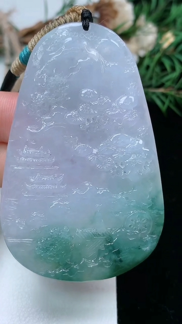 天然A货翡翠山水牌吊坠，尺寸63.2-40.8-6.3，重量:42.50g
3月18日