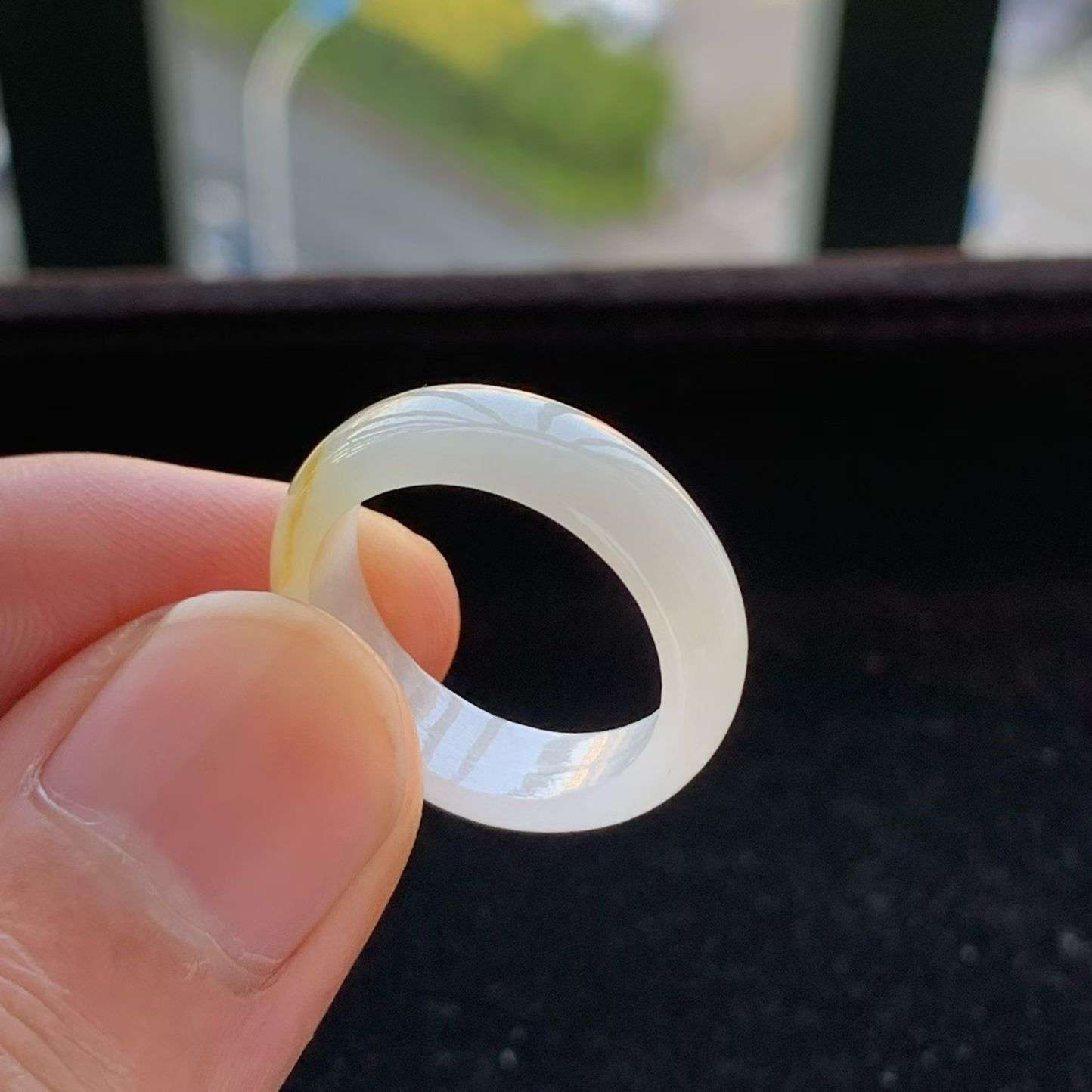 A货天然翡翠冰糯种黄翡戒指17号重量3.35
3月18日