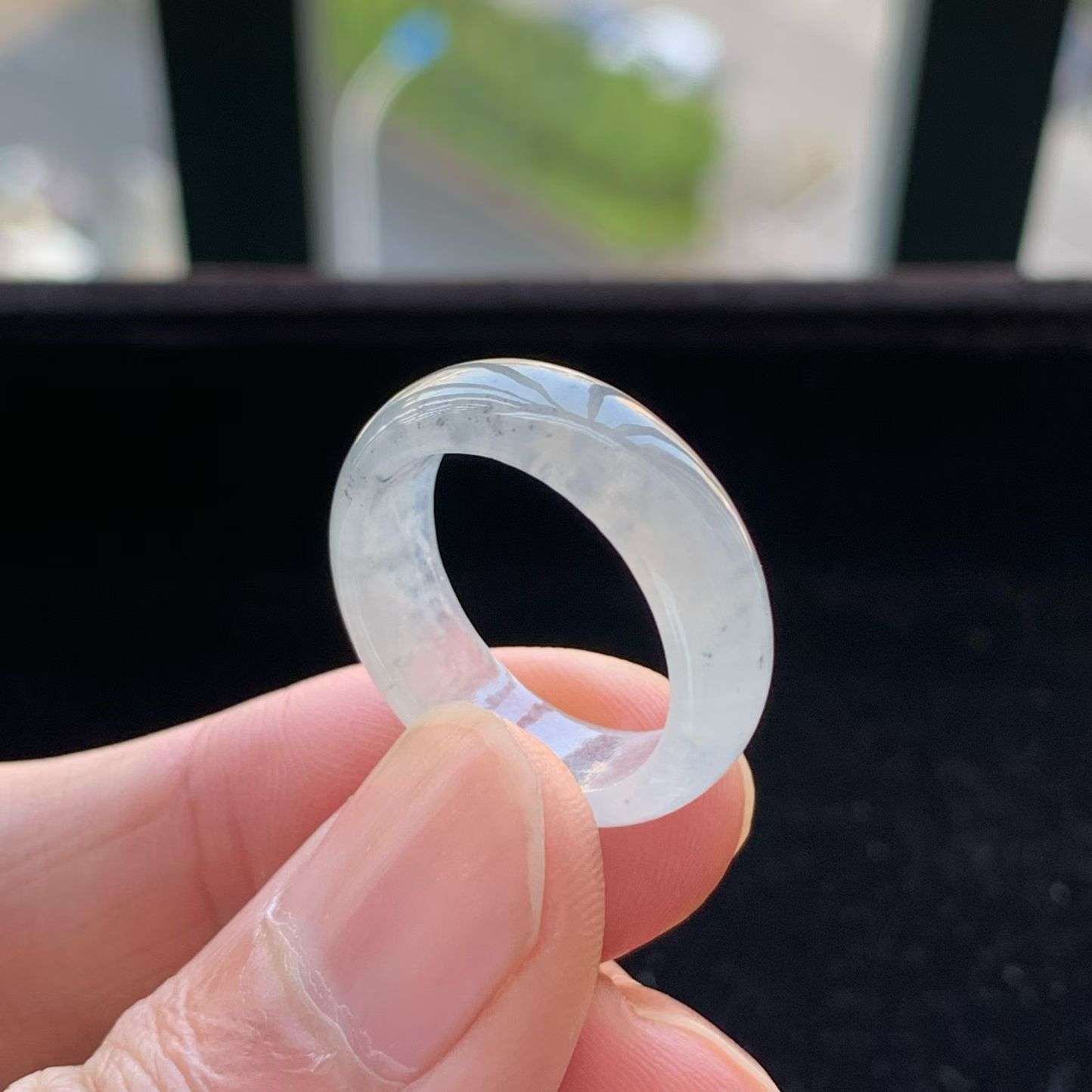 A货天然翡翠冰糯种冰乌鸡戒指16号重量3.55
3月18日