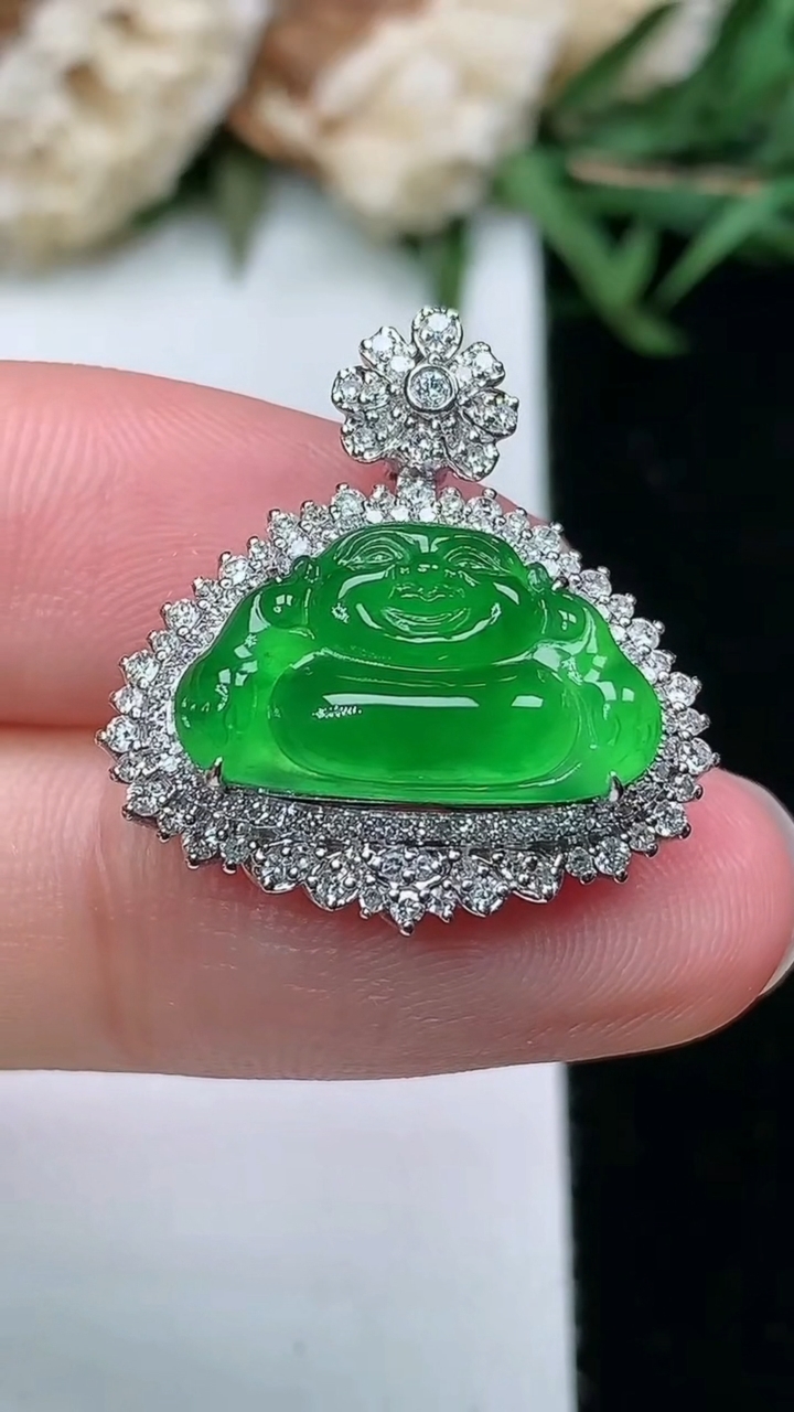 天然A货翡翠佛公吊坠，尺寸22.6-21.3-9.6，裸石9.4-16.2，重量:4.28g
3月1