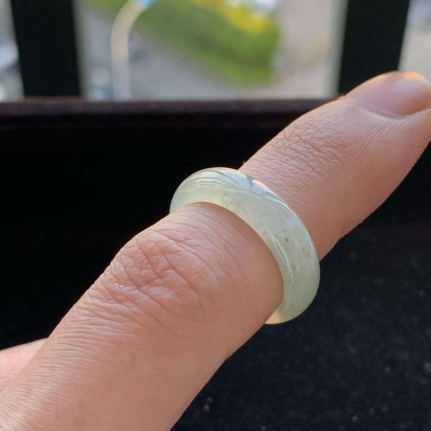 A货天然翡翠冰糯种冰绿戒指14号内径17重量2.82
3月18日