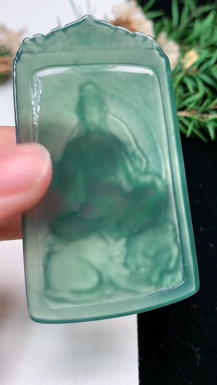 天然A货翡翠蓝水文殊菩萨吊坠，尺寸65.7-38.6-5，重量:28.23g
3月18日