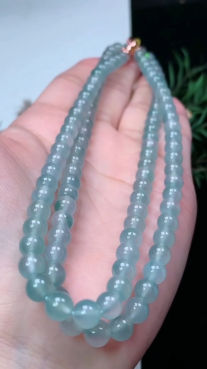 天然A货翡翠飘花圆珠项链，尺寸6-108颗，重量:42.46g3月18日
工厂直销收藏佳品,种好水足