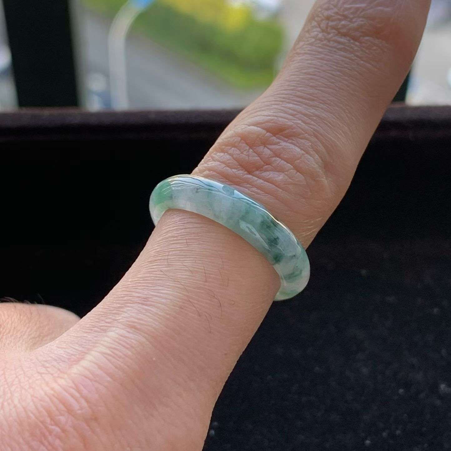 A货天然翡翠冰糯种绿乌鸡戒指18号重量2.47
3月18日