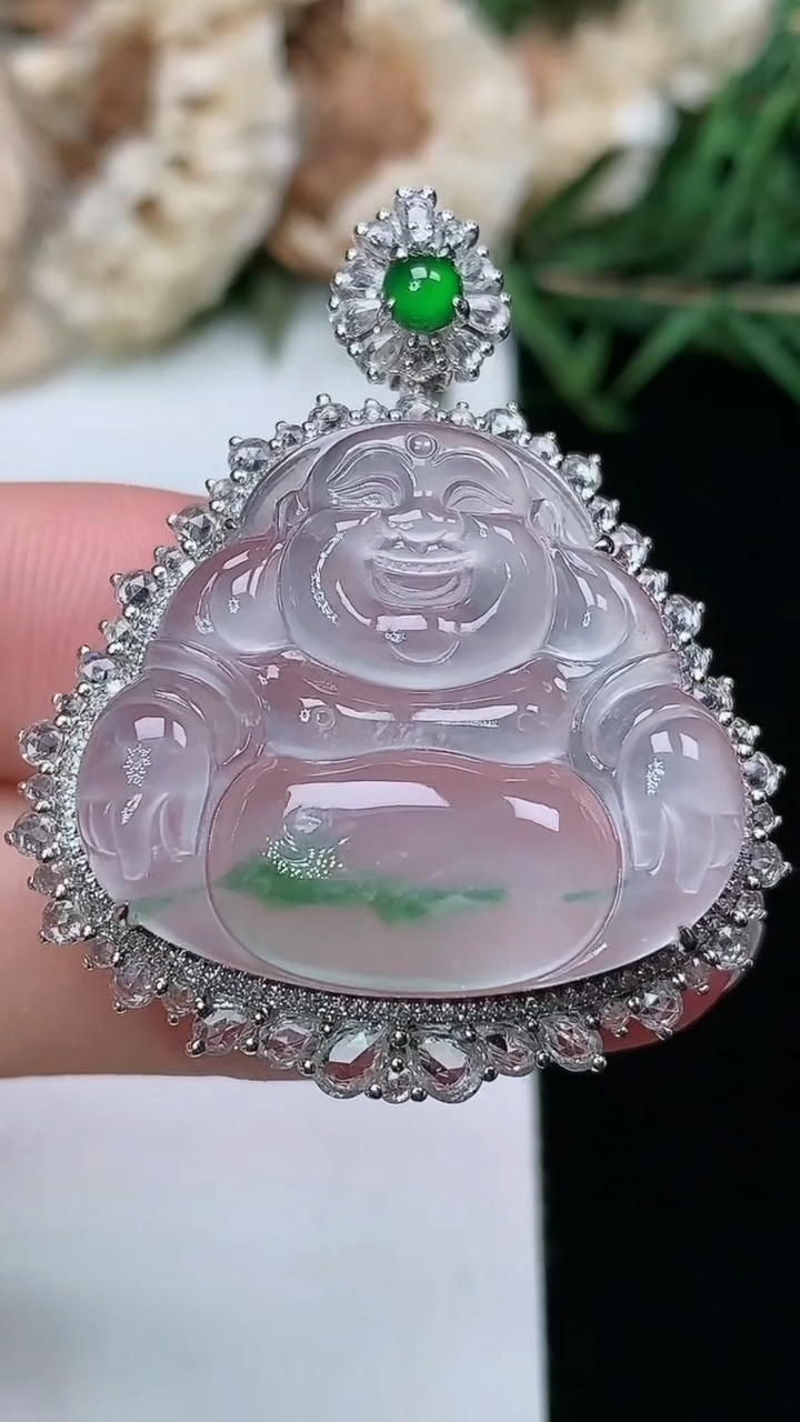 天然A货翡翠佛公吊坠，尺寸38.2-32.2-10.4，裸石22.9-26，重量:8.30g
3月18日