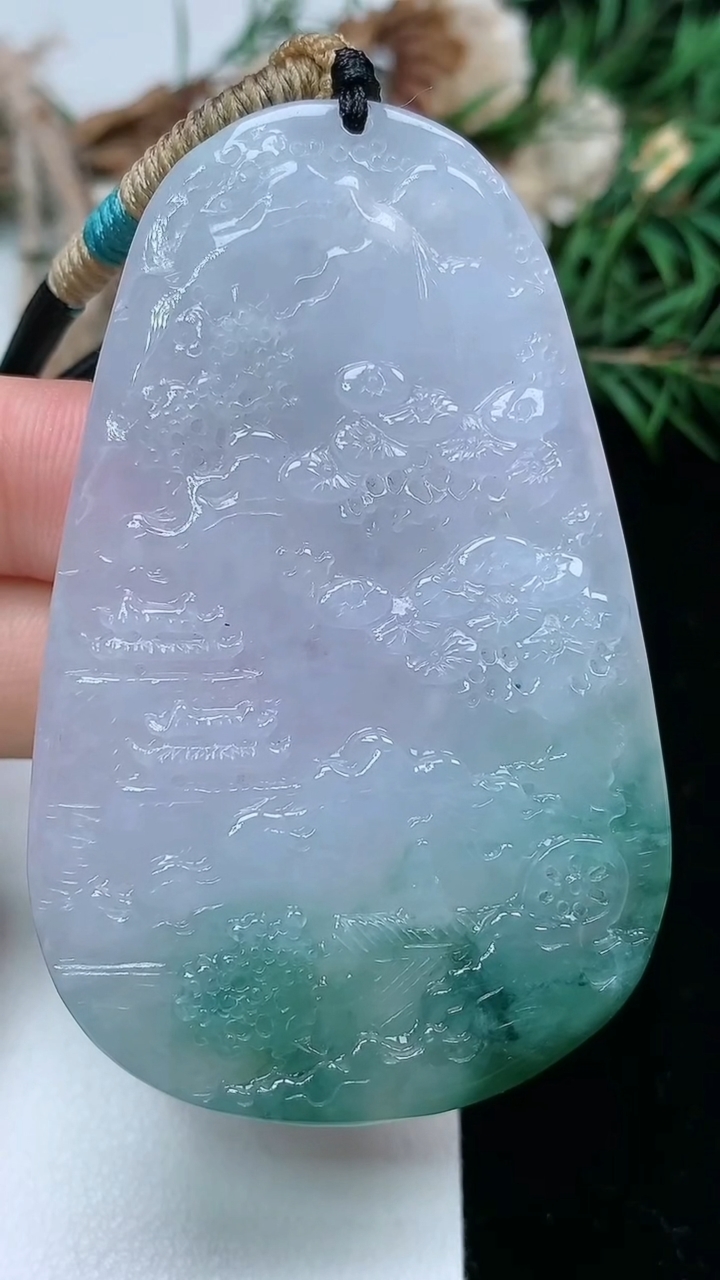 天然A货翡翠山水牌吊坠，尺寸63.2-40.8-6.3，重量:42.50g
3月18日