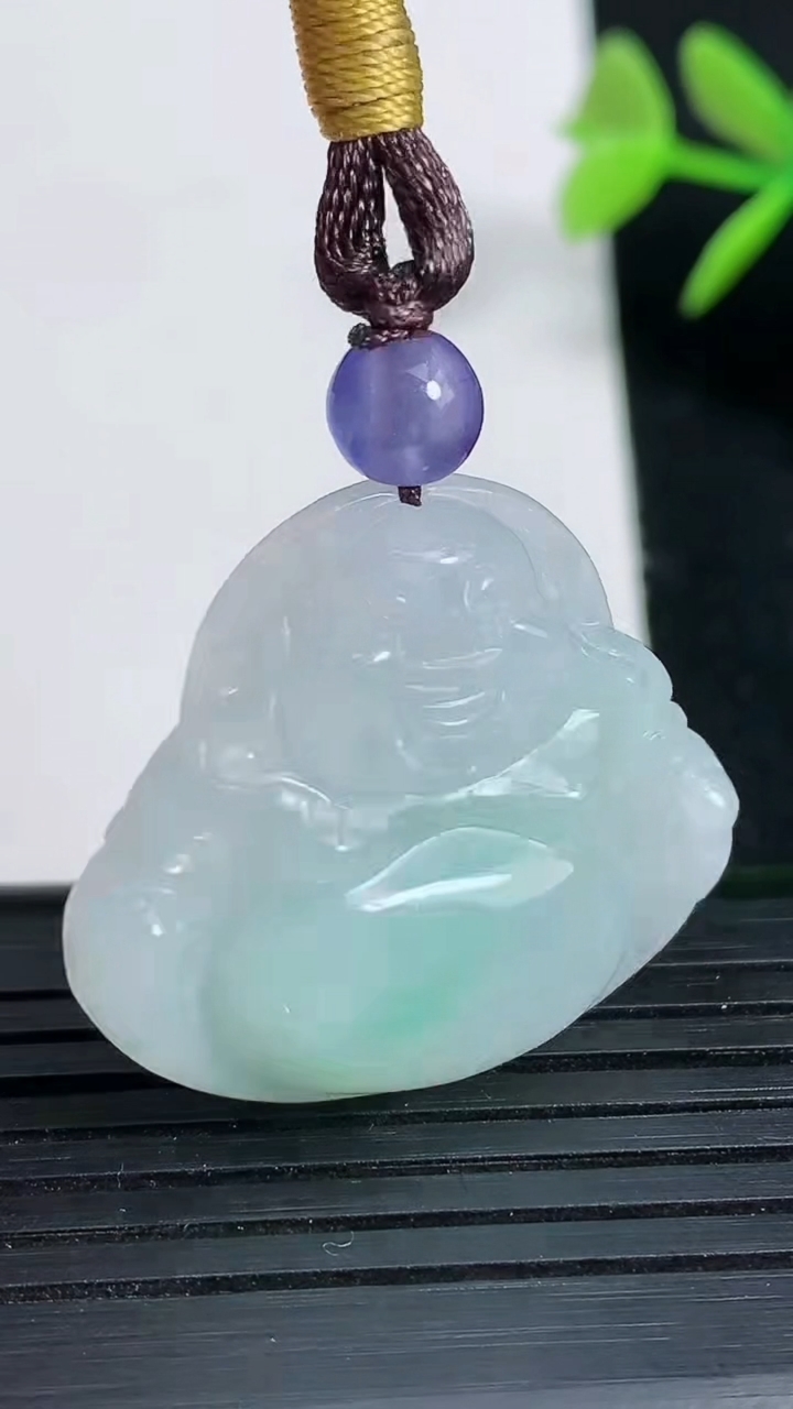 天然A货翡翠佛公吊坠尺寸31.2-27.2-6重:7.15g
3月18日
535