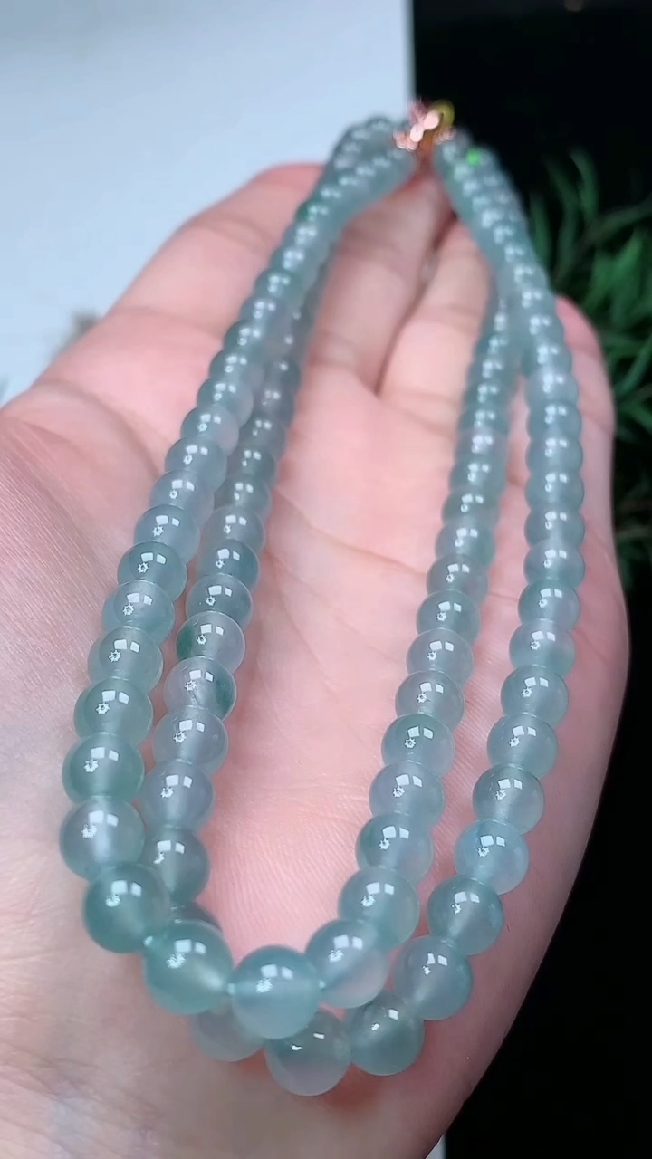 天然A货翡翠飘花圆珠项链，尺寸6-108颗，重量:42.46g3月18日
工厂直销收藏佳品,种好水足