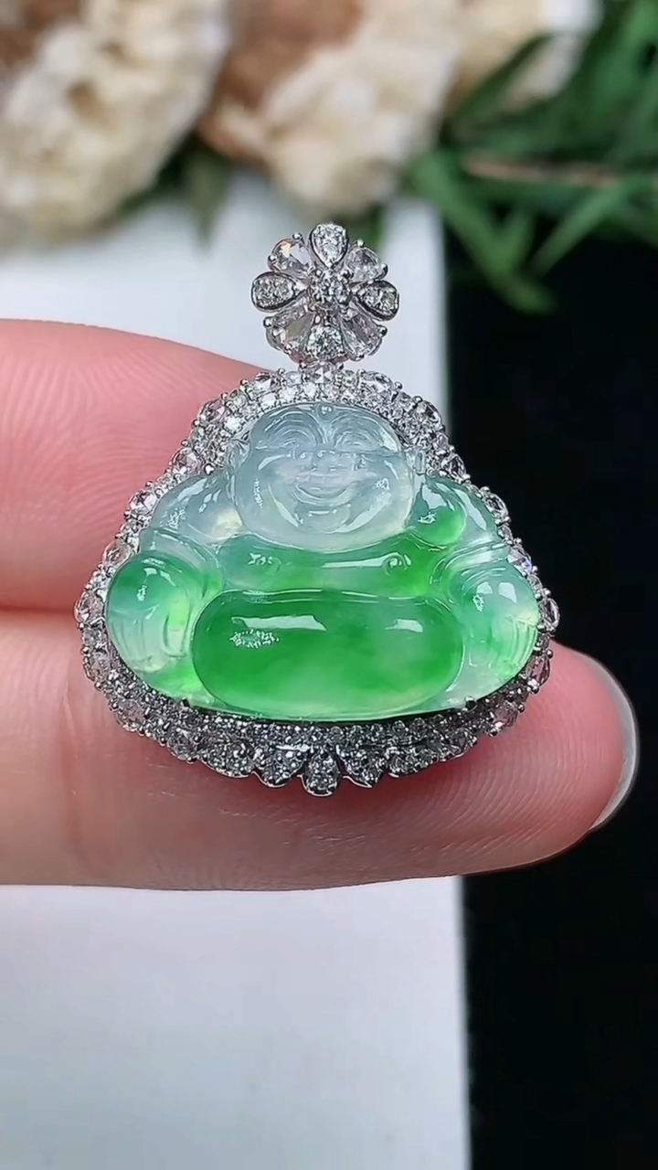 天然A货翡翠佛公吊坠，尺寸24.7-20.8-10，裸石13.2-17.9
3月18日