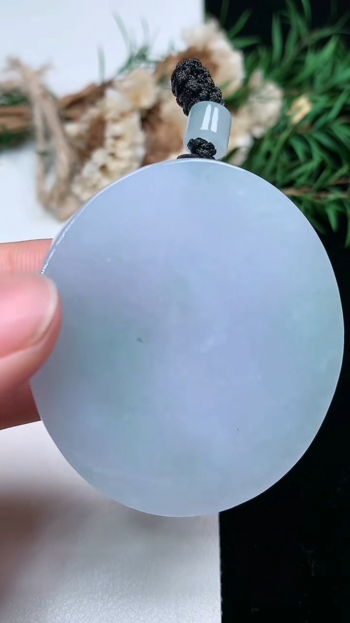 天然A货翡翠观音头吊坠，尺寸48.7-46-6，重量:34.77g
3月18日