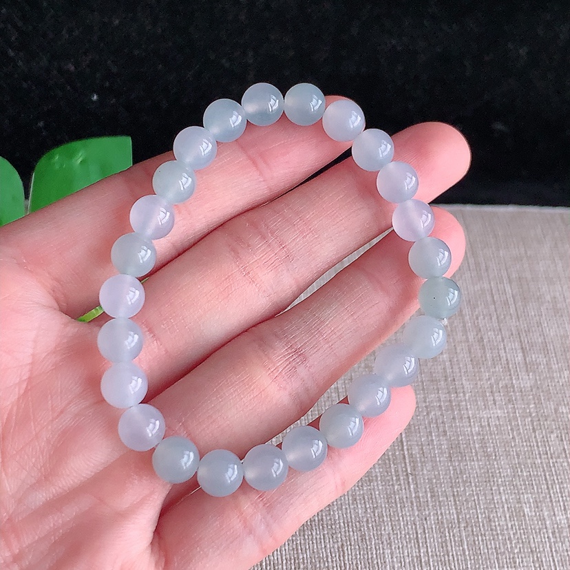 天然A货翡翠白月光圆珠佛珠手串25颗 
尺寸6.8mm 重量15.33g 0317