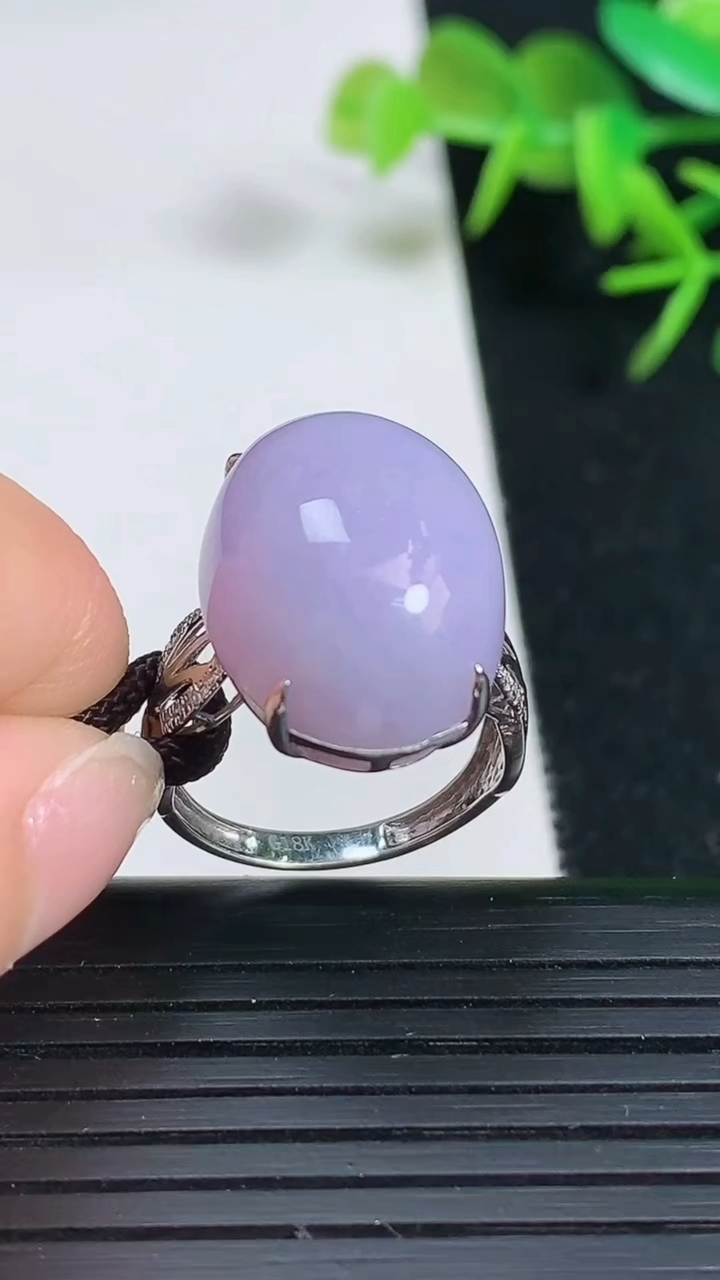 天然A货翡翠18k金紫罗兰蛋面戒指，尺寸17.3–20-14.5-10，重量:6.86g2026年3
