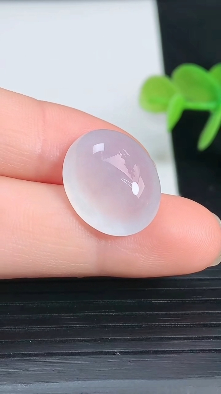 天然A货翡翠蛋面镶嵌件尺寸16.8-13.9-6.7重量:2.75g
3月18日