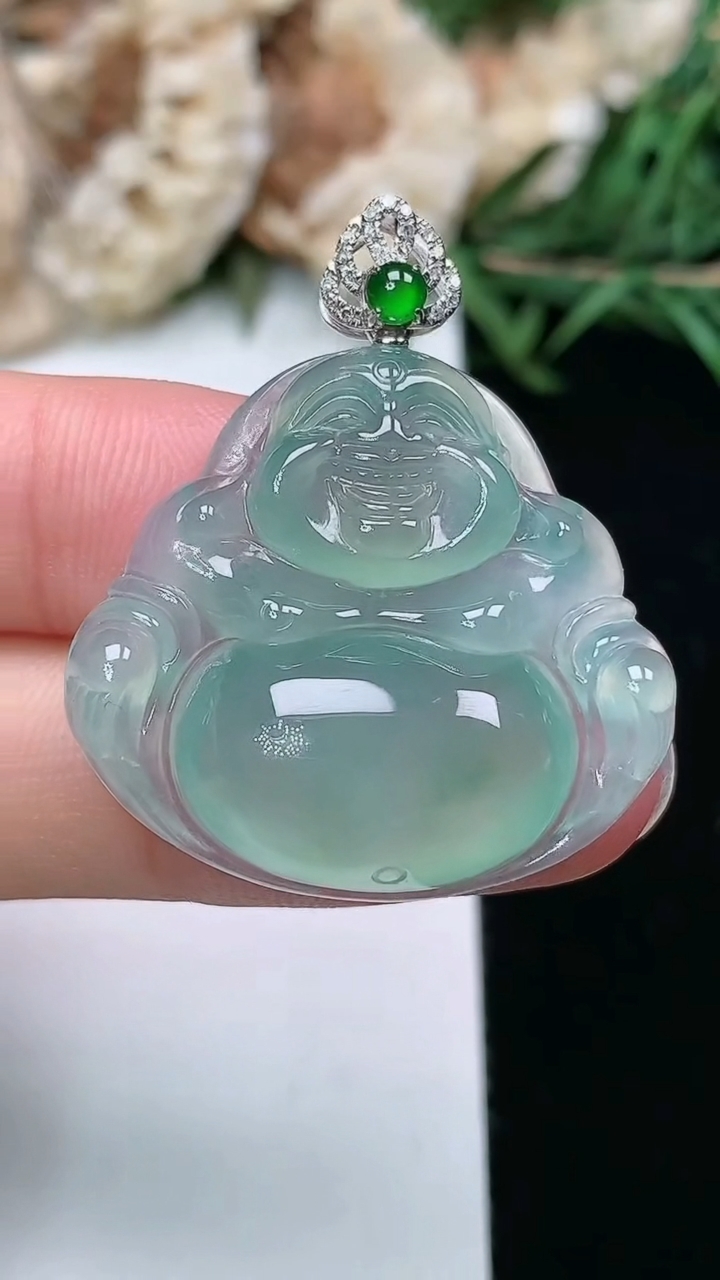 天然A货翡翠佛公吊坠，尺寸25.5-28.7-6.4，重量:7.04g
3月18日