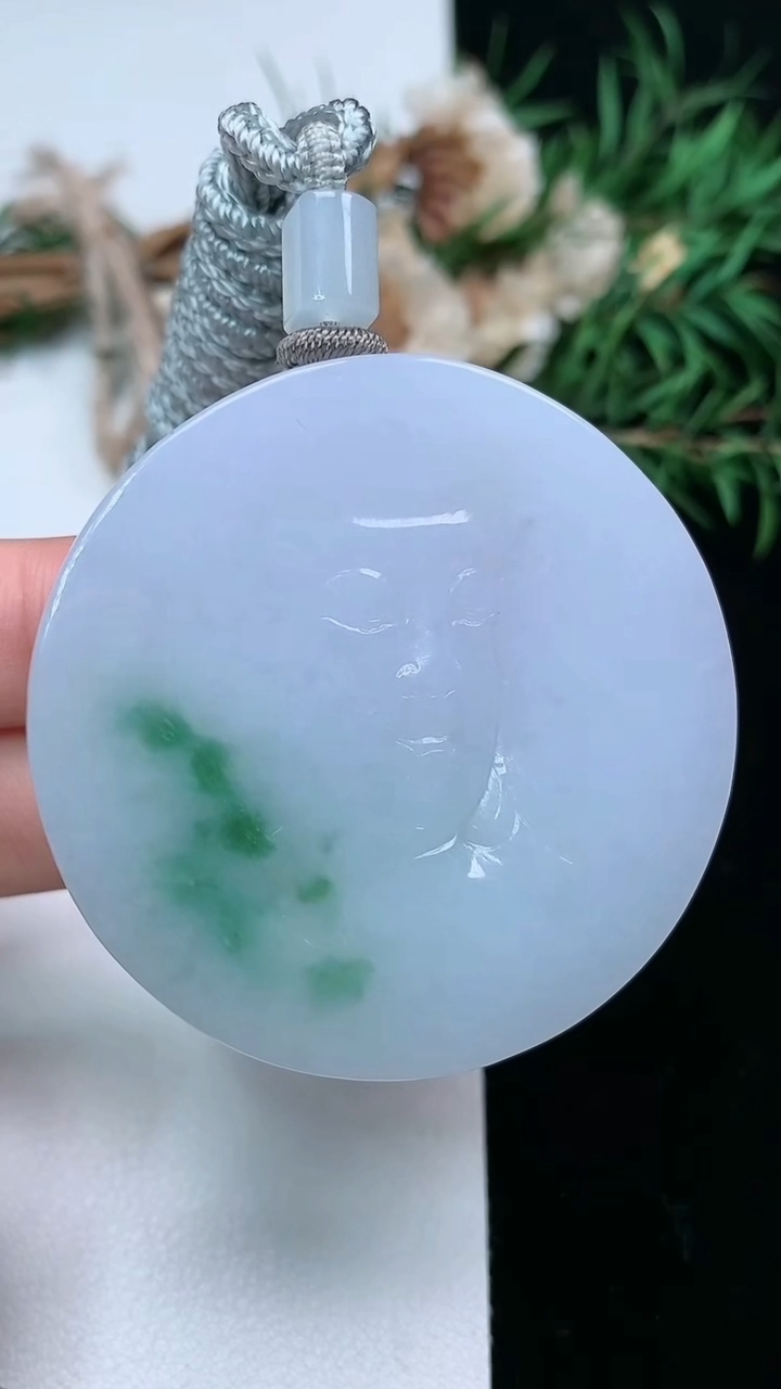 天然A货翡翠佛头吊坠，尺寸46.8-10.5，重量:63.29g
3月18日