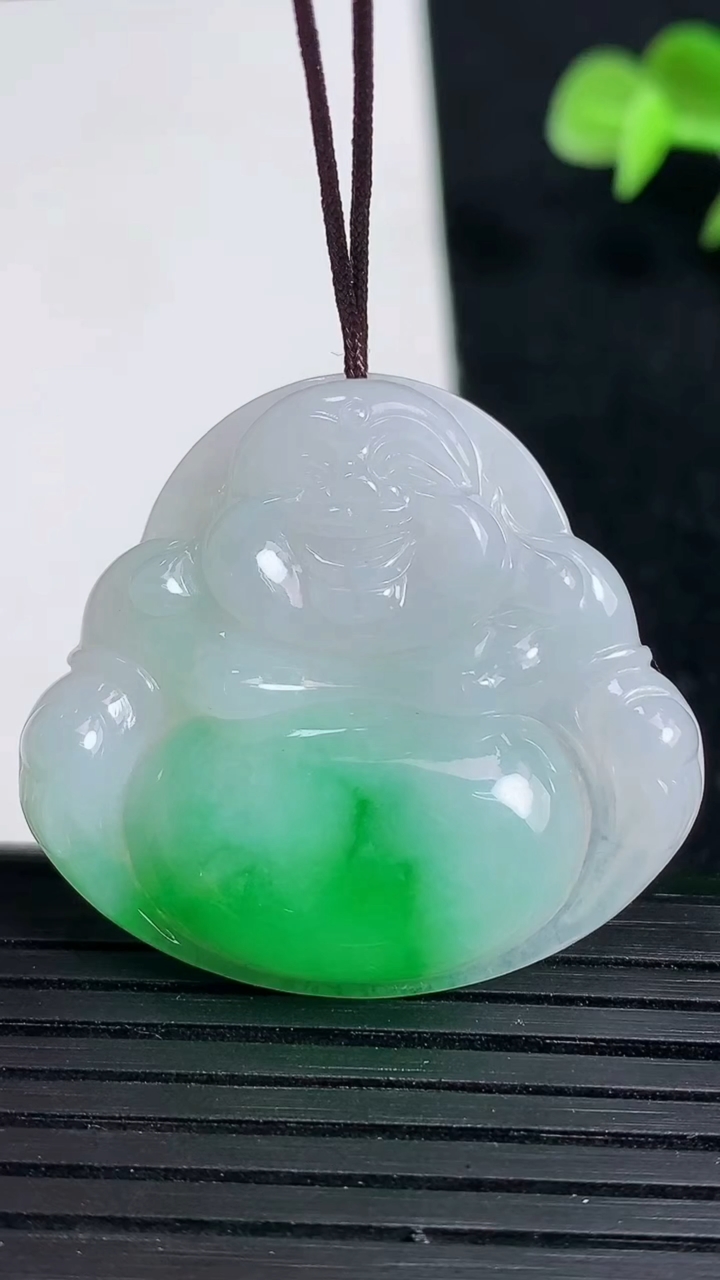 天然A货翡翠佛公，尺寸32-34.7-5.8，重量:9.73g
3月18日