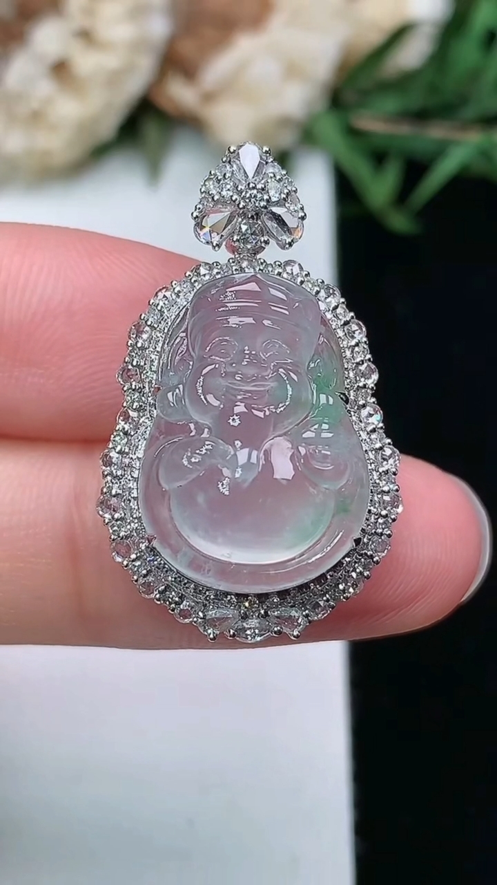 天然A货翡翠财神爷吊坠，尺寸28.6-17.5-11，裸石17.4-12.8，重量:4.01g
3月