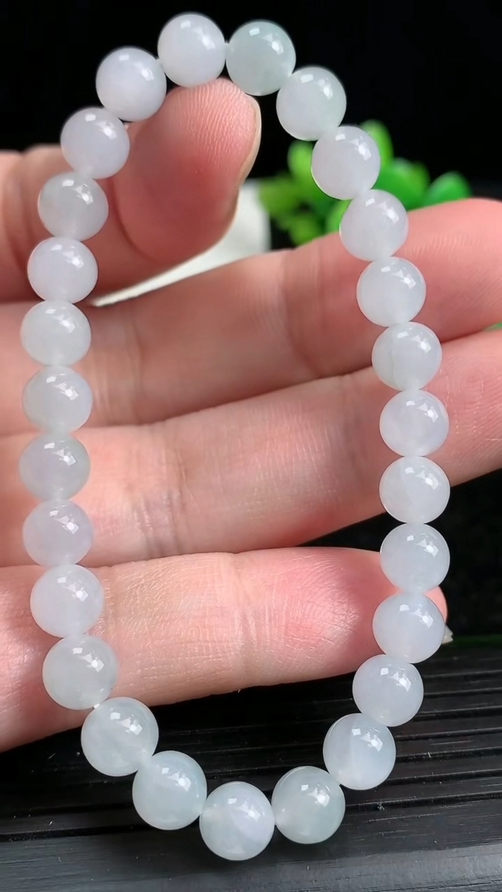 天然A货翡翠圆珠手串尺寸6.8重:14.27g3月19日
工厂直销收藏佳品,种好水足，色泽均匀，有种有色，上手高大气！
322