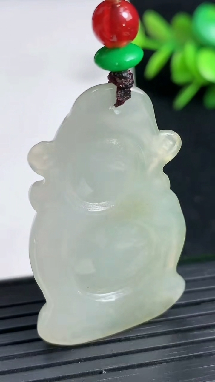 天然A货翡翠财神爷吊坠尺寸43.5-26-6.5重:13.81g
3月19日
637
