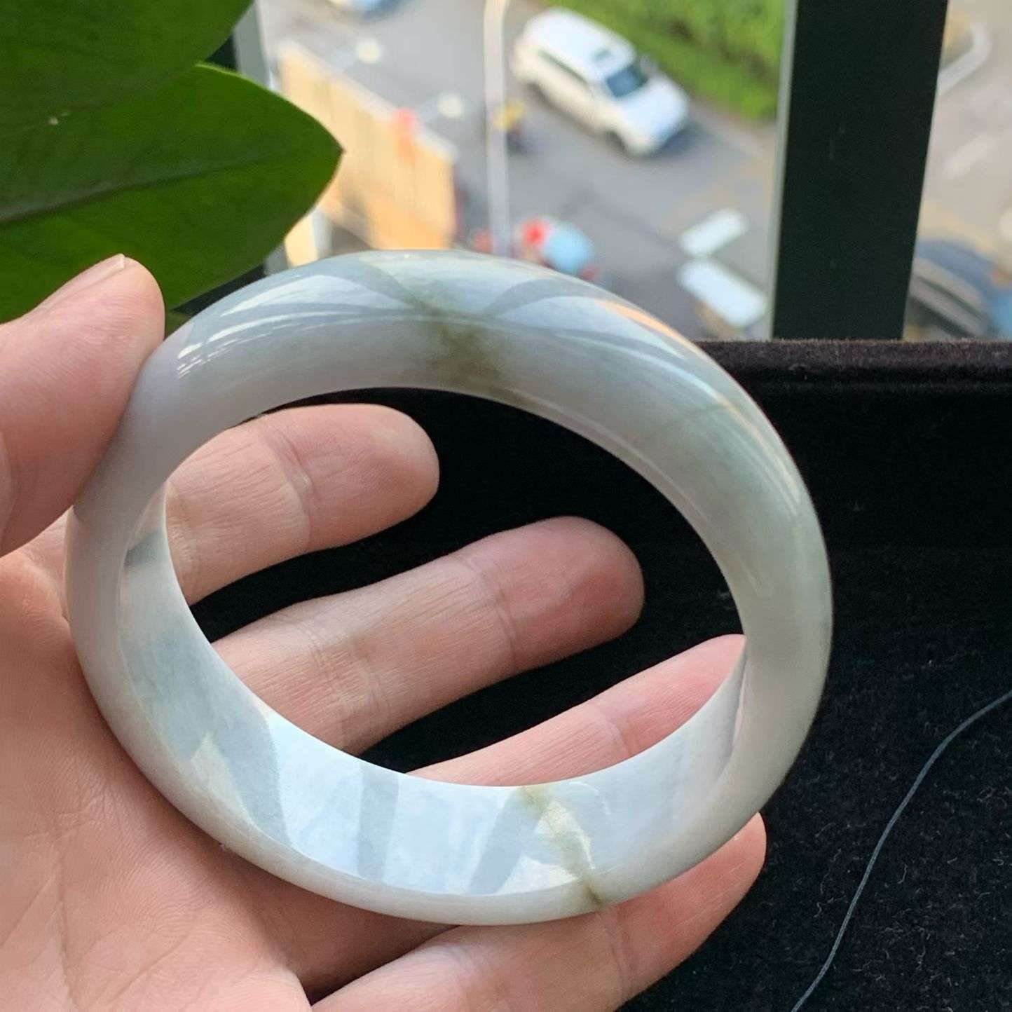 A货天然翡翠冰糯种浅色手镯59-60圈重量60.64
3月19日