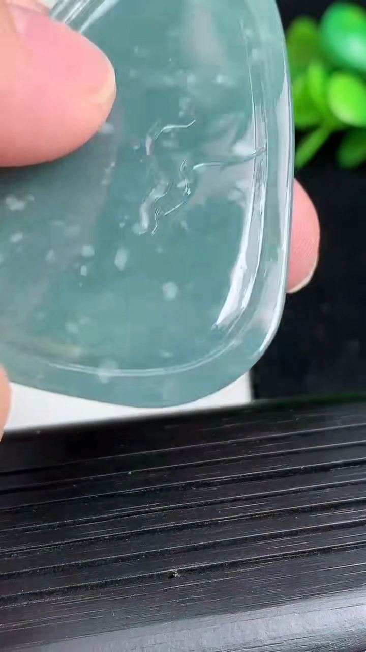 天然A货翡翠阿弥陀佛吊坠尺寸51.5-35.2-9重:25.58g
3月19日
85