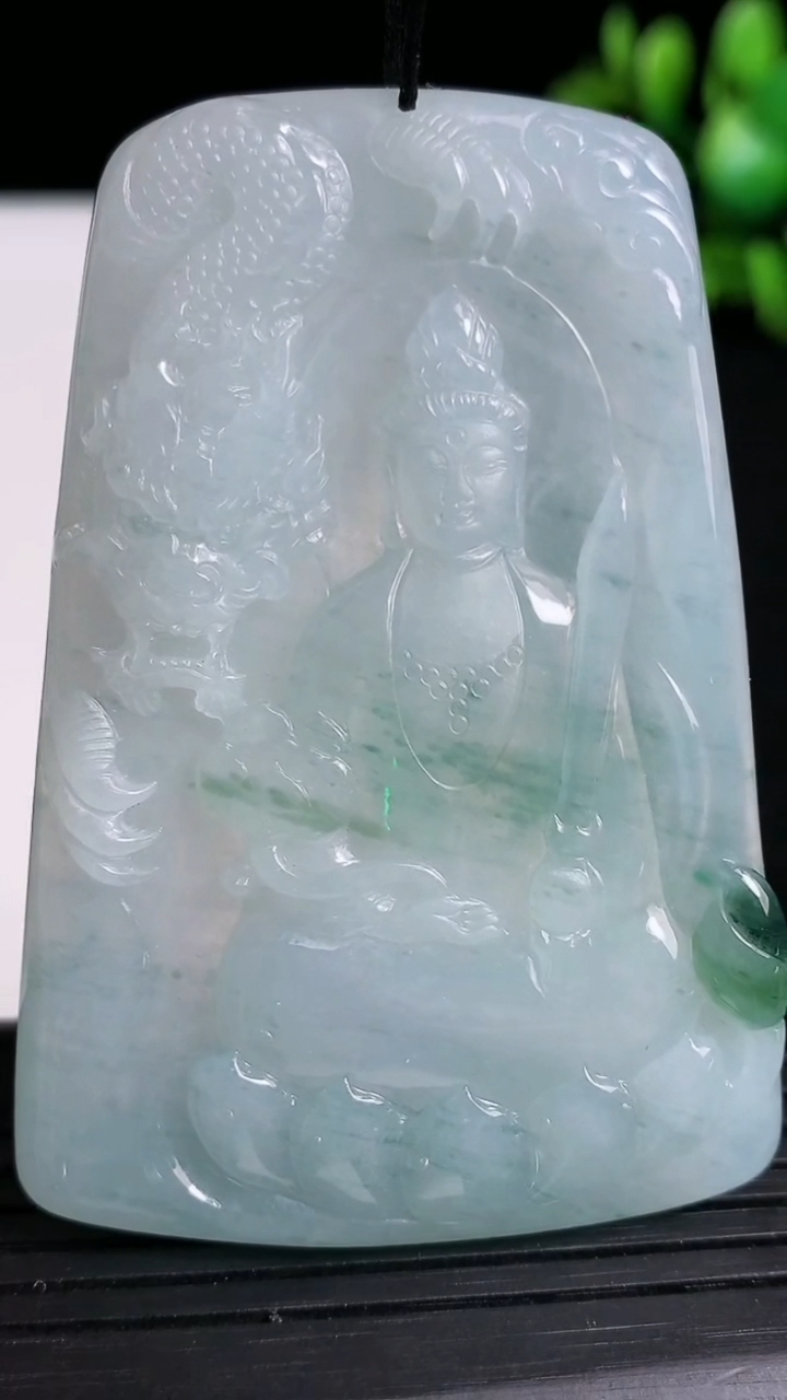 天然A货翡翠飘花祥龙虚空藏菩萨吊坠尺寸64.3-44.1-5.9重量:36.91g
3月19日