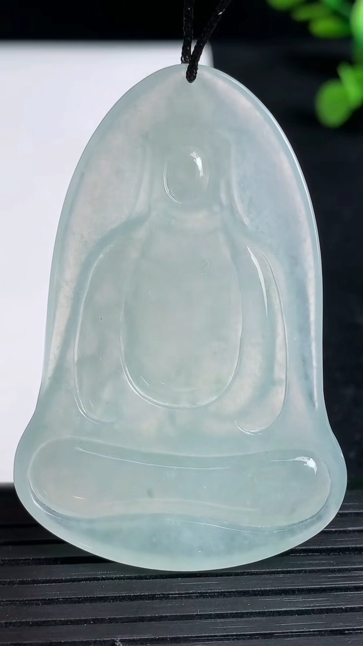 天然A货翡翠冰种飘花观音菩萨吊坠尺寸55.8-36.2-5.4重量:20.15g
3月19日