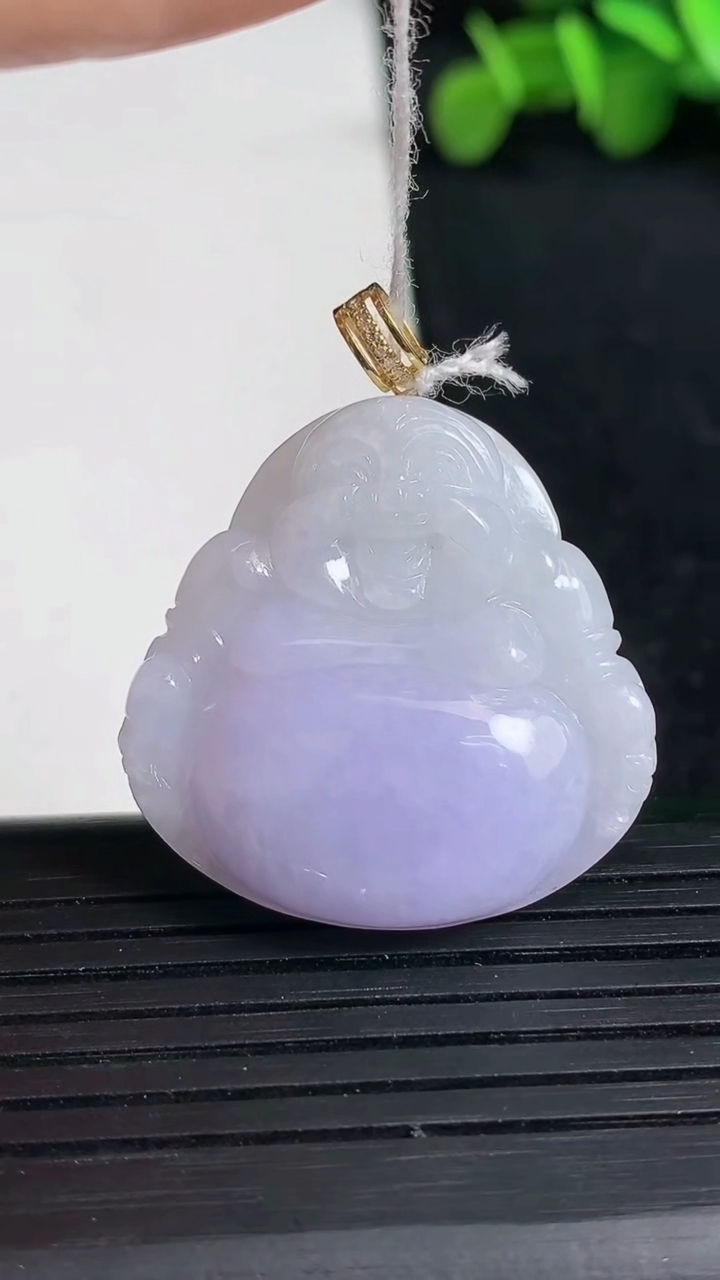 天然A货翡翠18K金紫罗兰佛公吊坠尺寸29-28.9-7.4重量:10.79g
3月19日