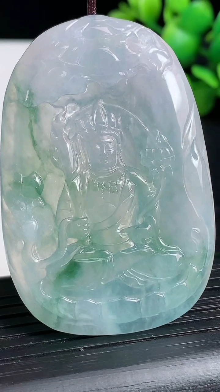 天然A货翡翠种飘花虚空藏菩萨吊坠尺寸58-39.5-5.6重量:28.86g
3月19日