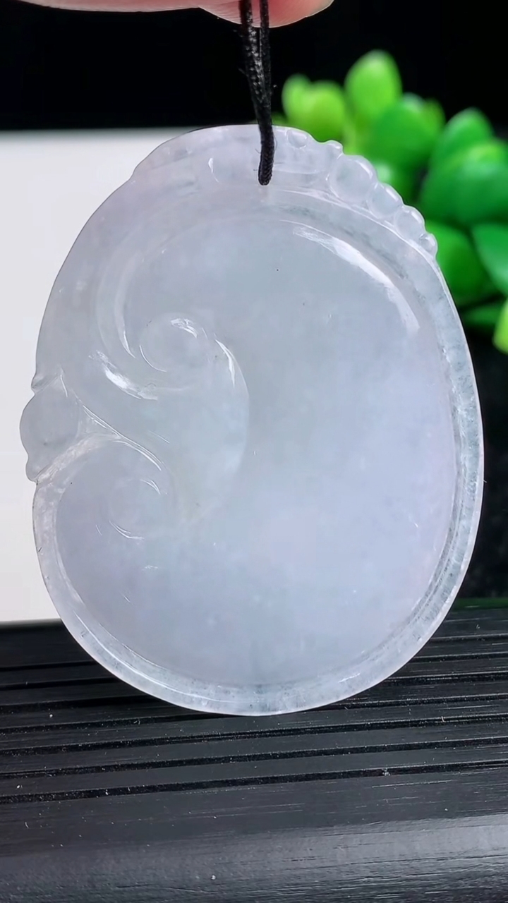 天然A货翡翠紫罗兰如意吊坠尺寸52.7-40.4-5.8重量:22.21g
3月19日