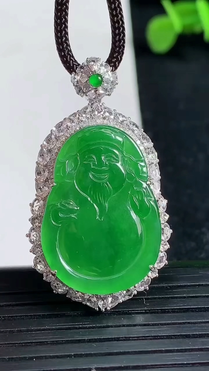 天然A货翡翠财神爷吊坠尺寸38.9-20.8-9.4裸石25.1-17.7重量:6.89g
3月19日